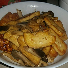 平菇炒豆腐