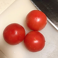 番茄金针菇肥牛汤的做法图解1
