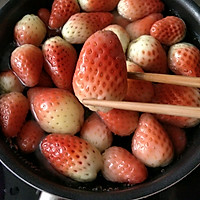 家庭自制草莓罐头的做法图解3