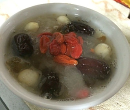 滋补美颜—桃胶炖白木耳的做法
