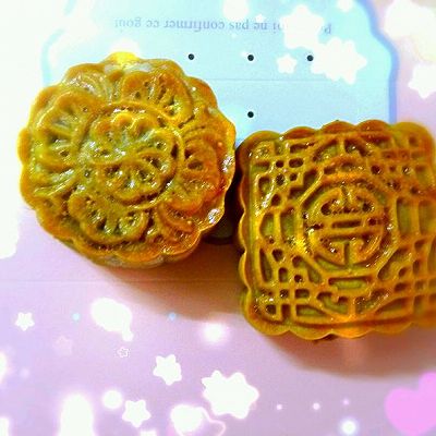 豆沙蛋黄月饼