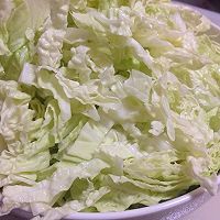 养生白菜汤的做法图解1