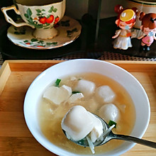 冬日里暖暖的嫩豆腐鱼丸汤