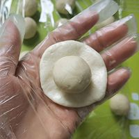 #鲜到鲜得，月满中秋，沉鱼落宴#鲜肉月饼的做法图解11