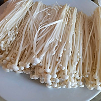 比肉好吃的腐皮金针菇卷的做法图解3