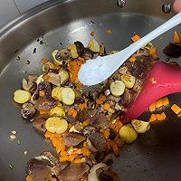 腊肠板栗焖饭的做法图解5