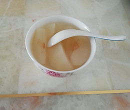 川贝冰糖炖雪梨汤的做法