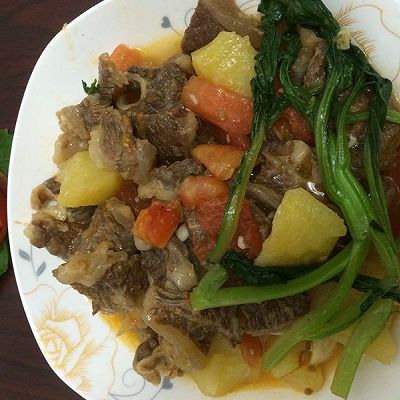西红柿土豆炖牛腩