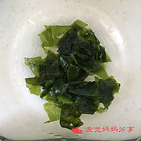 宝宝辅食：裙带菜蛋花汤的做法图解1