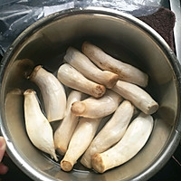 用杏鲍菇做素鸡米花的做法图解1