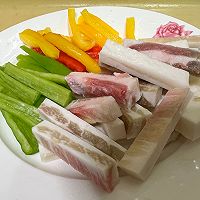 白玉菇炒咸肉的做法图解2
