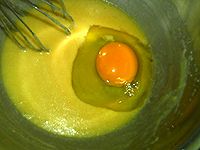 大理石纹可可双色蛋卷 #kitchenaid的美食故事#的做法图解4