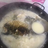 鲫鱼炖豆腐的做法图解6