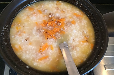 胡萝卜瘦肉粥-营养早餐粥