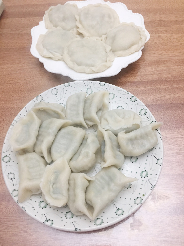 韭菜鸡蛋鱼肉水饺的做法