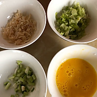 瑶柱鸡蛋炒饭的做法图解2