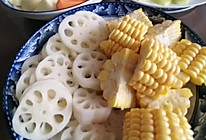 缤纷夏日：玉米莲藕炖排骨的做法