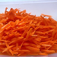 鸡胸肉炒面的做法图解2