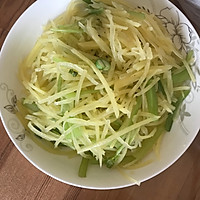 土豆丝炒芹菜的做法图解6