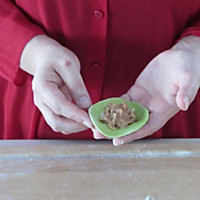 视频教你变着花样儿包饺子：五种颜色八种包法的做法图解4