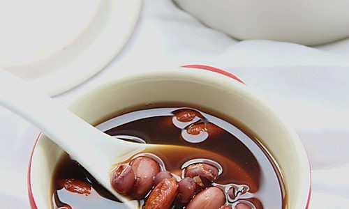 补气补血暖汤--五红粥的做法