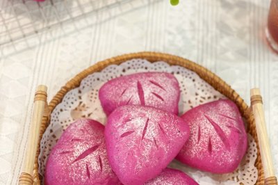 火龙果软欧（蔓越莓奶酥馅）