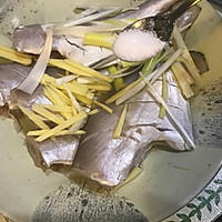 红烩扒皮鱼#复刻中餐厅#的做法图解3