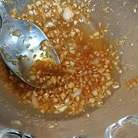 #鲜到鲜得，月满中秋，沉鱼落宴#《蒜蓉粉丝蒸沙虫》的做法图解2