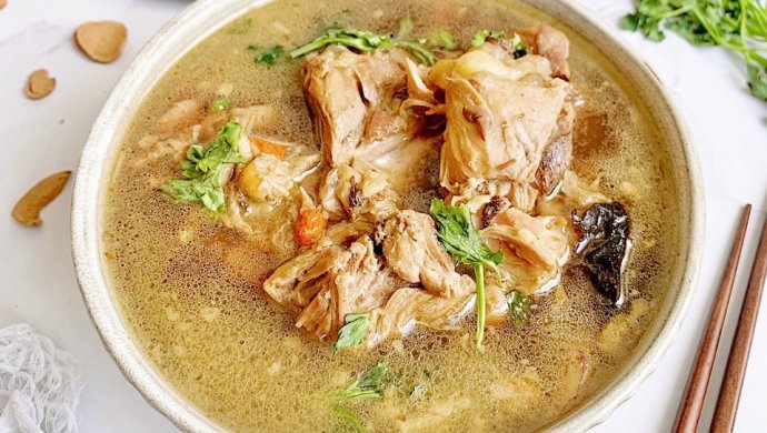 四物炖鸡汤
