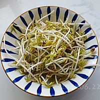 红油辣酱焖豆皮的做法图解1