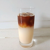 #夏日消暑，非它莫属#【椰奶盖】养乐多冰咖啡的做法图解6