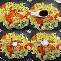 酸酸甜甜的菜花炒西红柿的做法图解3