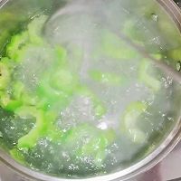 排骨苦瓜汤的做法图解6