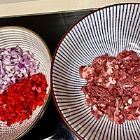 家庭手抓饼版新疆烤包子的做法图解1