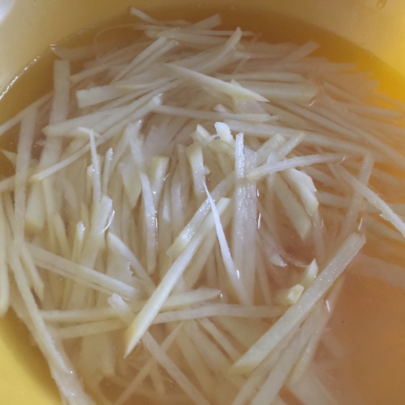 青椒土豆丝的做法图解2