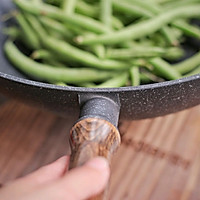 #肉食者联盟#培根炒四季豆。的做法图解2