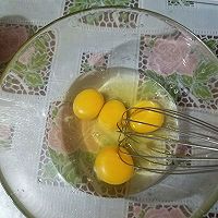 大酱炒鸡蛋的做法图解1