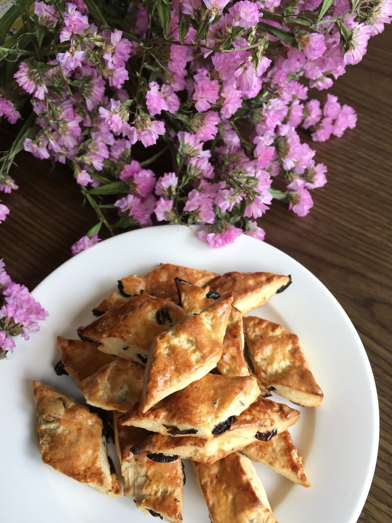 Simple version of raisin Sikang