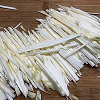 毛豆茭白肉丝的做法图解3