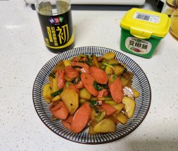 酱香土豆片炒香肠#春日养生局#的做法