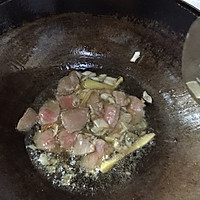 蒜菜 银耳 青椒 炒肉的做法图解6