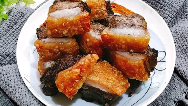 广东丨脆皮烧猪肉的做法