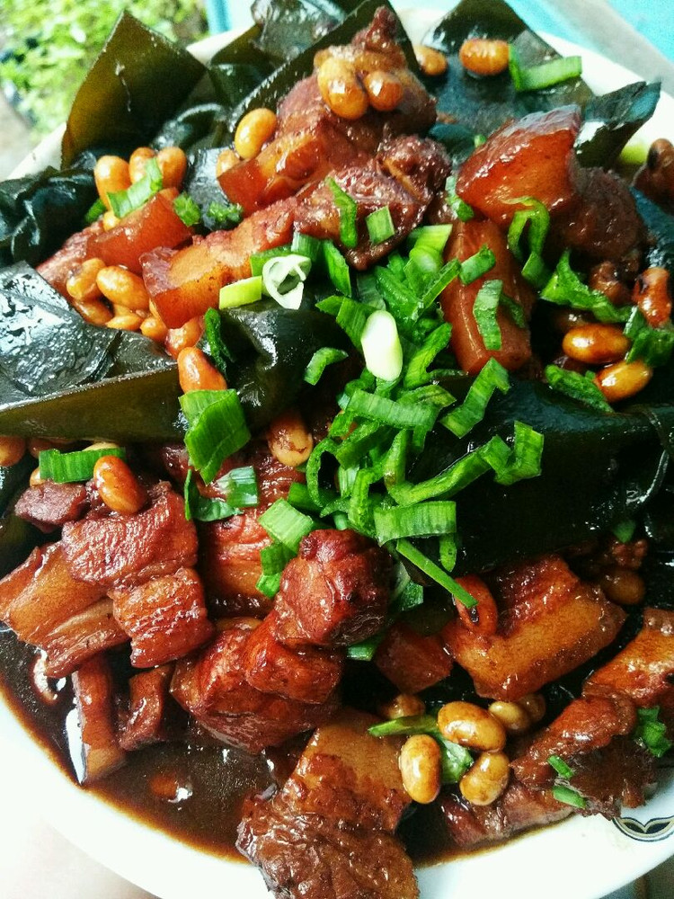 红烧肉焖黄豆的做法