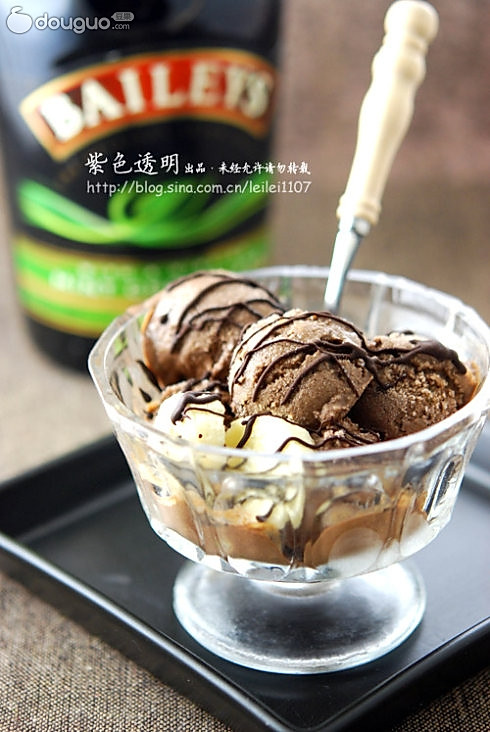 百利甜酒巧克力冰淇淋的做法