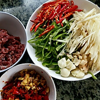 李孃孃爱厨房之一一青椒炒牛肉丝的做法图解2