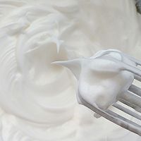#童年不同样，美食有花样# 小熊蛋糕卷的做法图解4