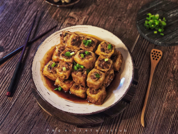 一口爆汁-豆泡酿肉的做法