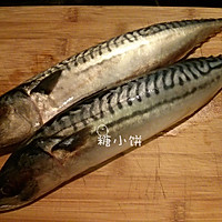 【黑椒盐烤鲭鱼Mackerel】附：内脏清理及鱼肉分片的做法图解1