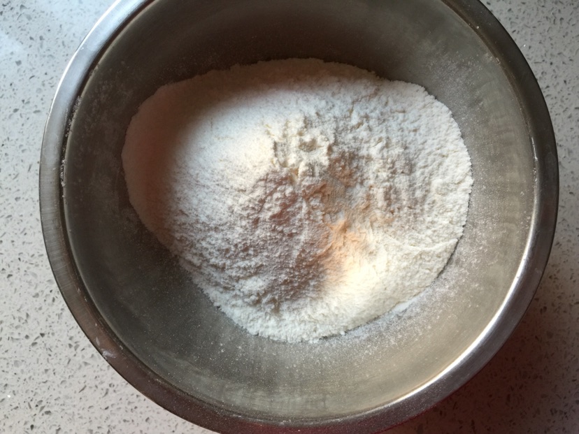 奶油水果泡芙的做法图解2
