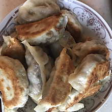 烤鸭馅儿锅贴
